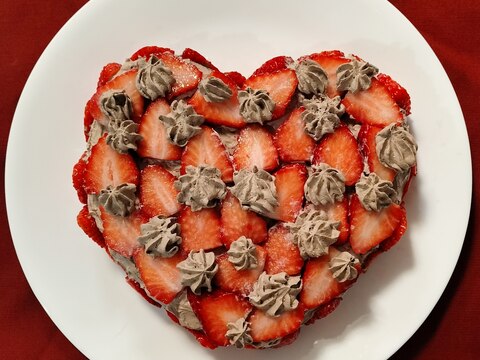 【簡単♡】愛のイチゴチョコケーキ